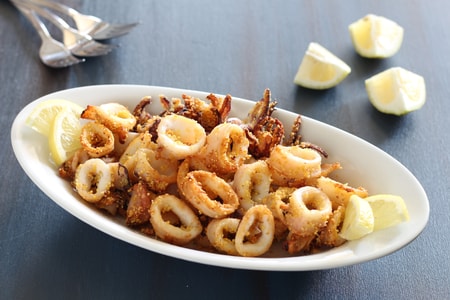 Calamars frits avec friteuse à air