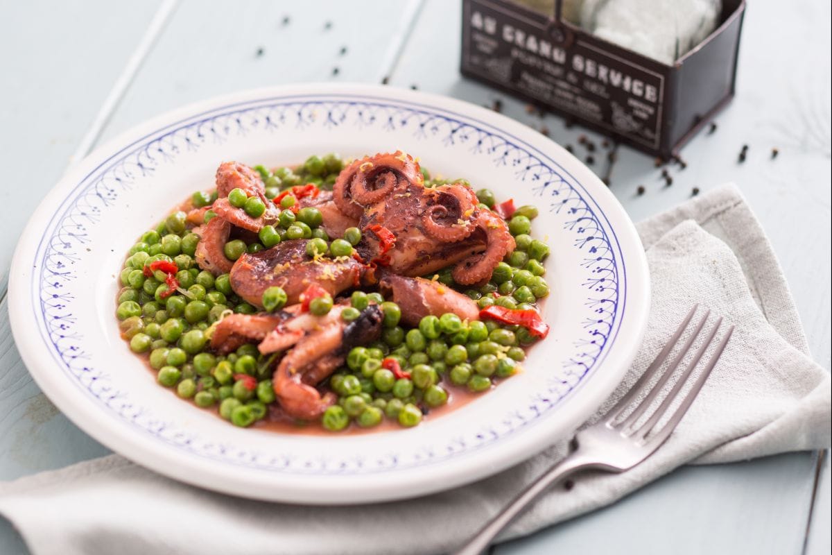 Poulpes avec des petits pois