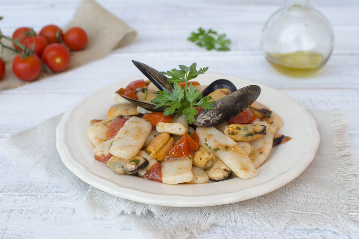 Gnocchis de riz aux moules et tomates cerises