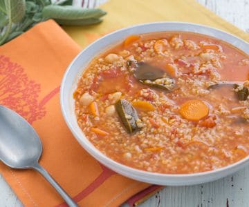 Soupe de tomates et pois chiches avec boulgour