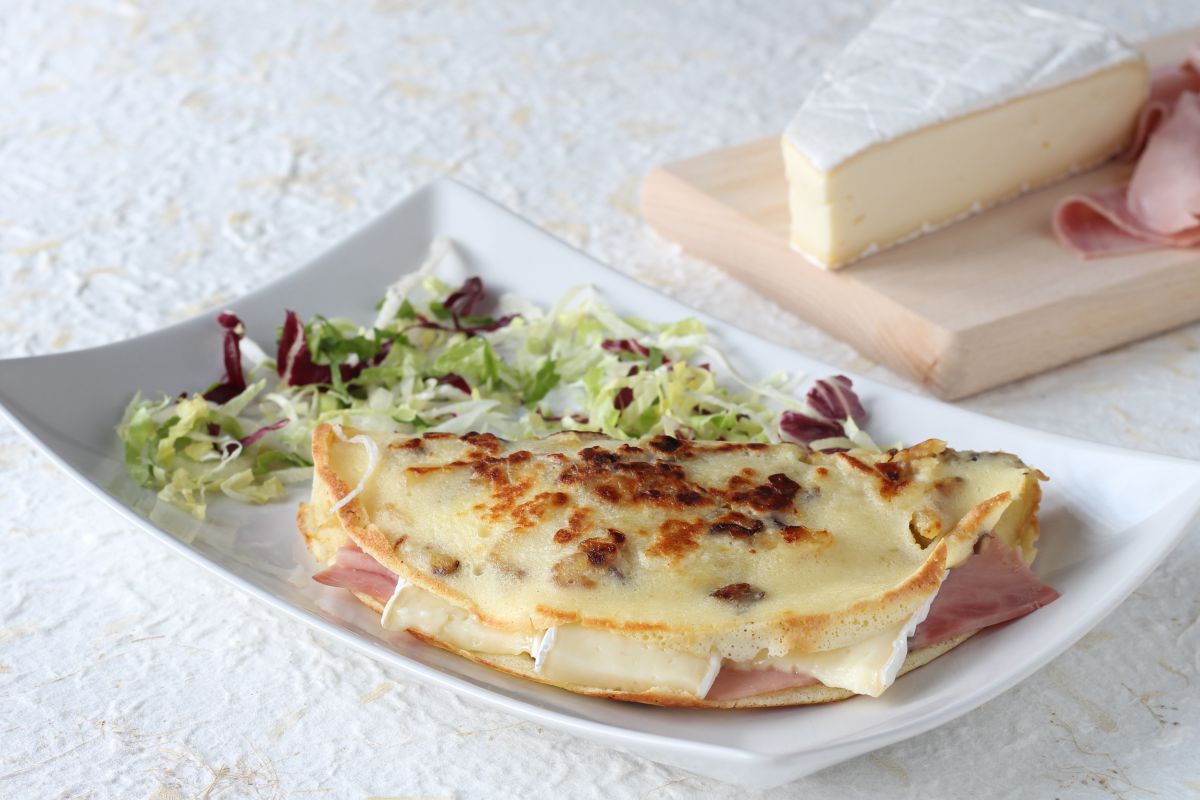 Crêpes de pommes de terre au brie et jambon