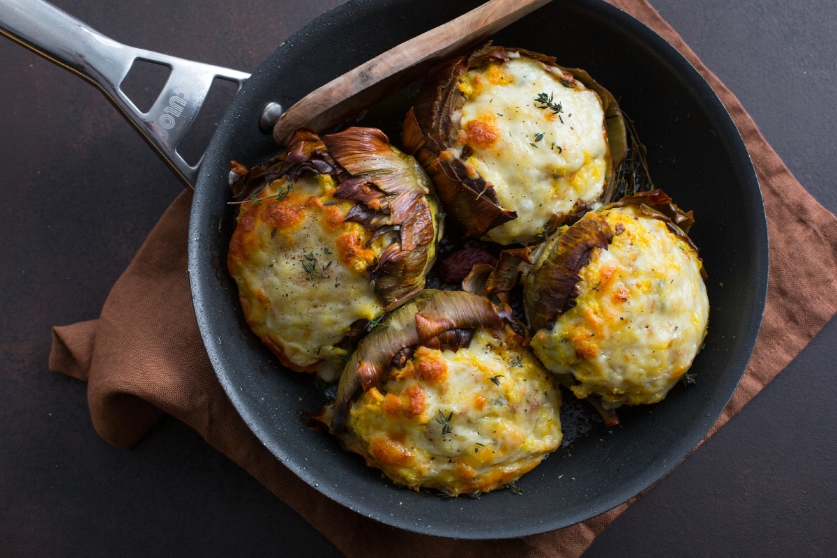 Artichauts farcis aux œufs et au fromage
