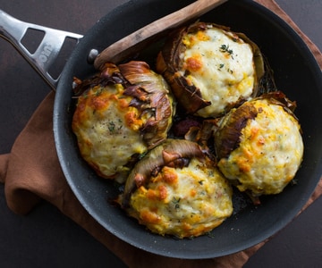 Artichauts farcis aux œufs et au fromage