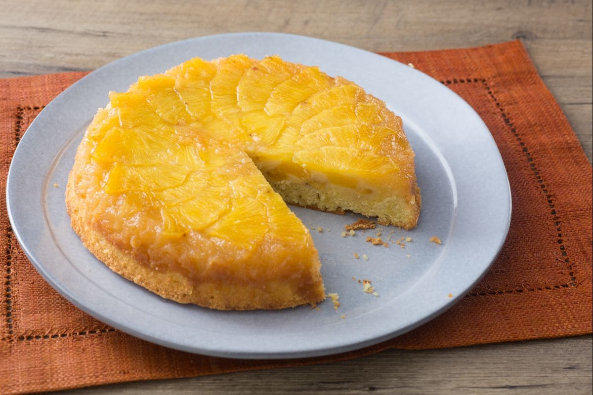 Gâteau renversé à l'ananas (facile et rapide)