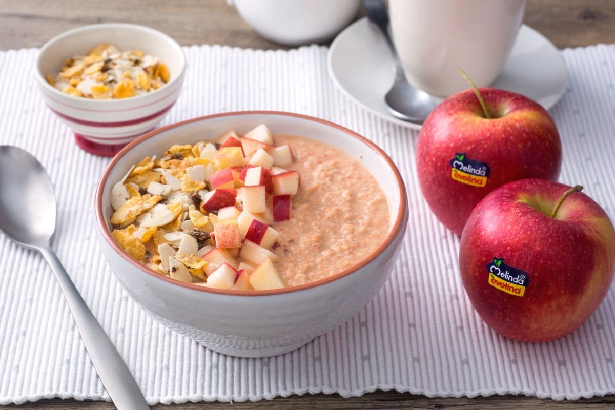 Smoothie aux pommes, carottes et gingembre