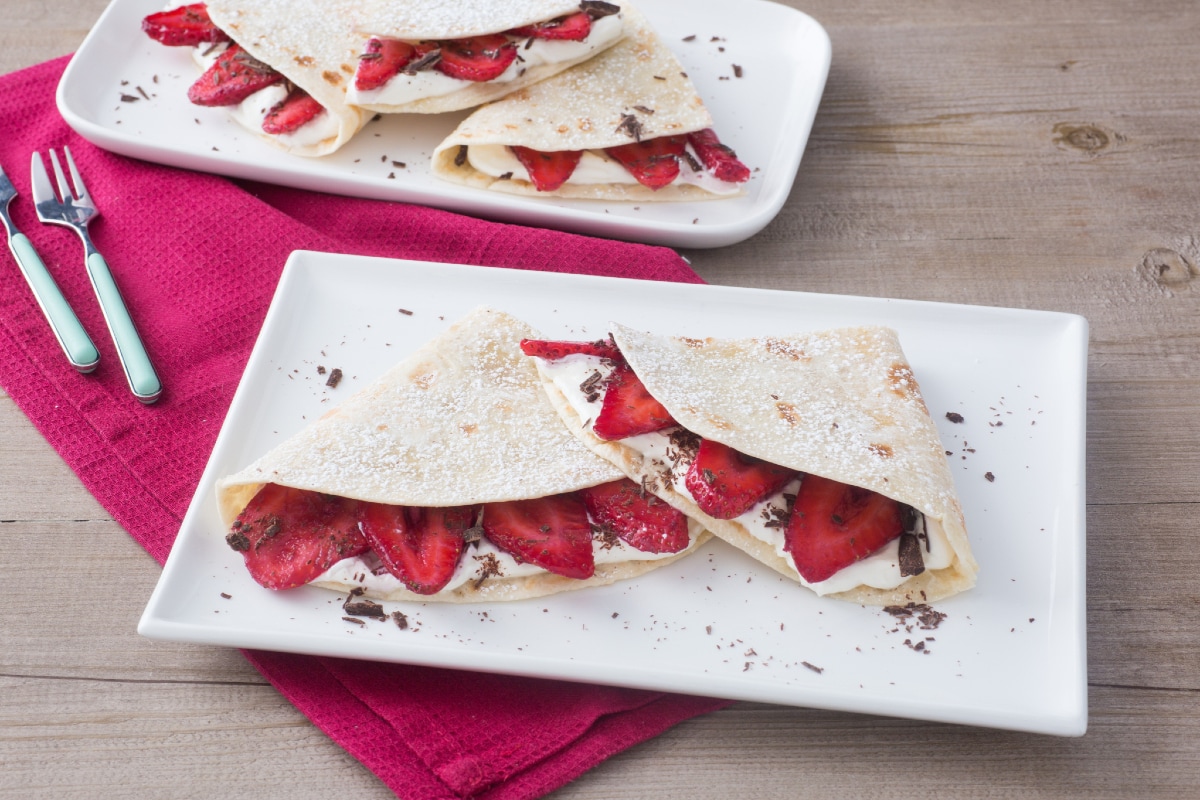 Piadina avec crème au mascarpone, fraises et chocolat noir