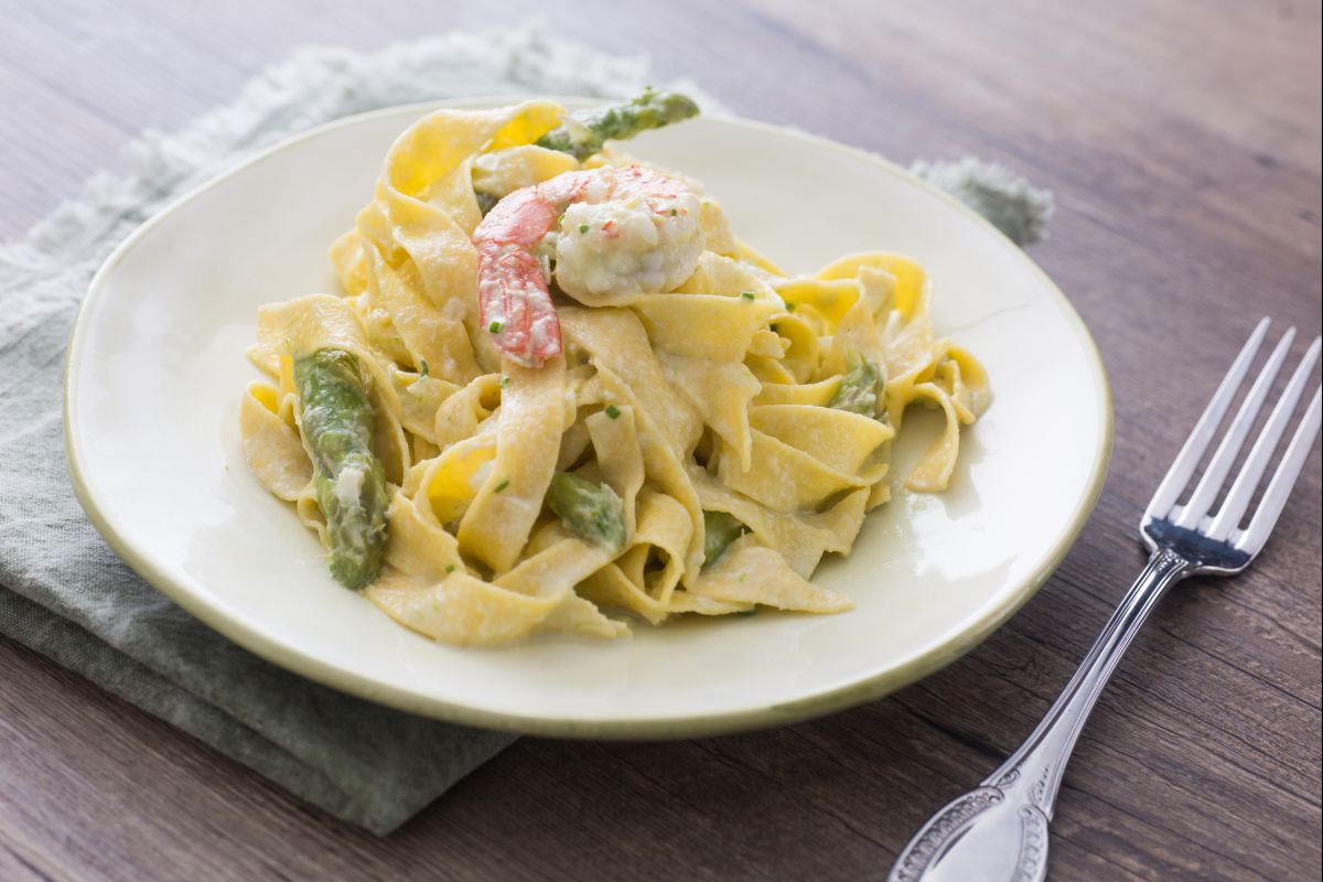 Pappardelle aux asperges et crevettes