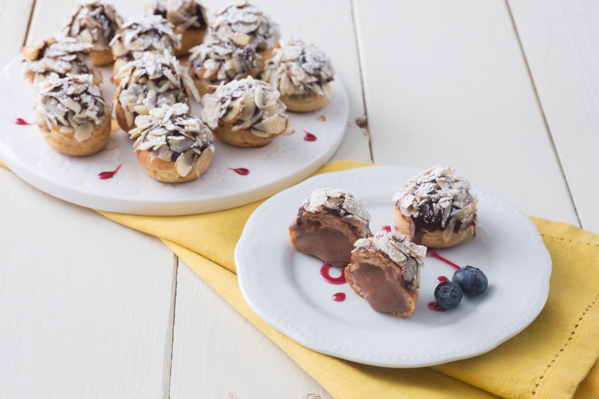 Choux avec crème aux fruits rouges
