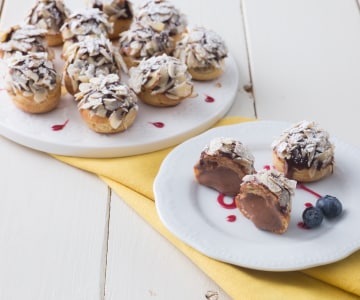 Choux avec crème aux fruits rouges
