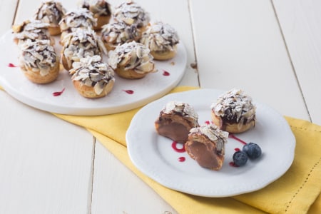 Choux avec crème aux fruits rouges