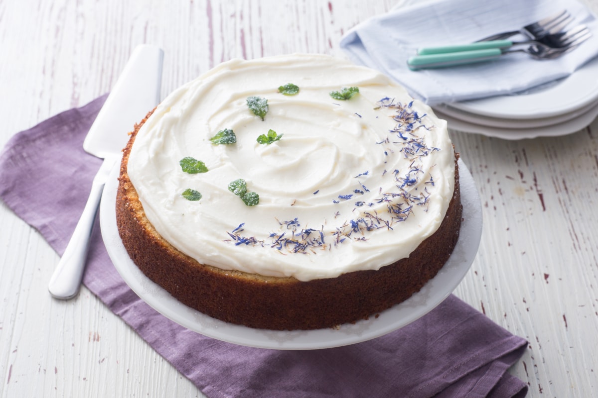 Gâteau au sureau avec glaçage au fromage