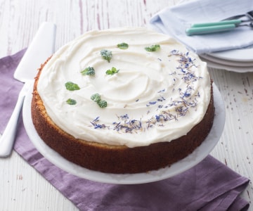 Gâteau au sureau avec glaçage au fromage