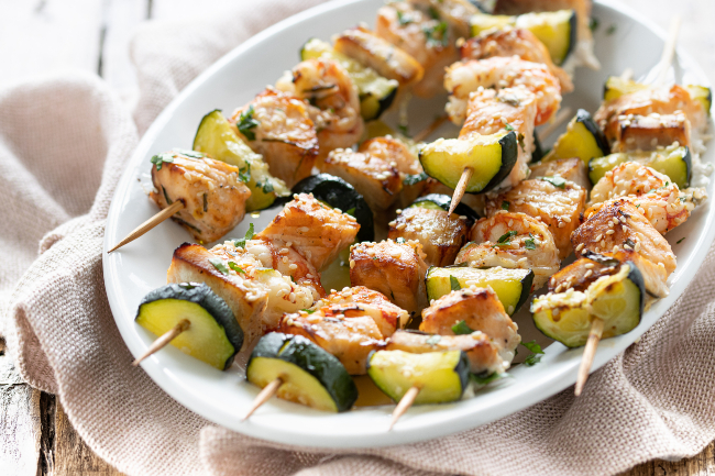 Brochettes de poisson au four - Recettes italiennes par GialloZafferano