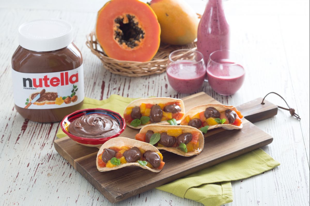 Tacos avec mangue, papaye et Nutella®