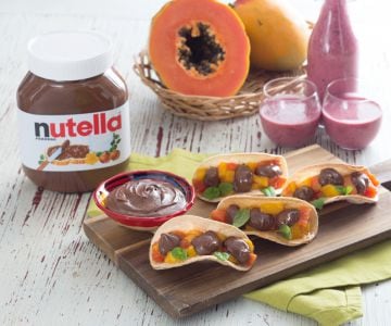Tacos avec mangue, papaye et Nutella®