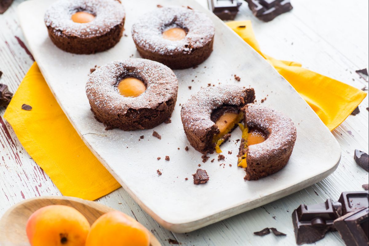 Petits gâteaux au chocolat et aux abricots