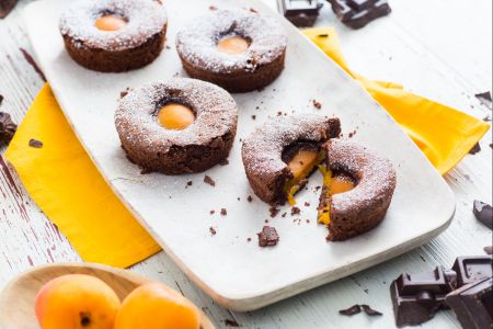 Petits gâteaux au chocolat et aux abricots
