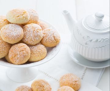 Biscuits à la noix de coco avec cœur de chocolat blanc