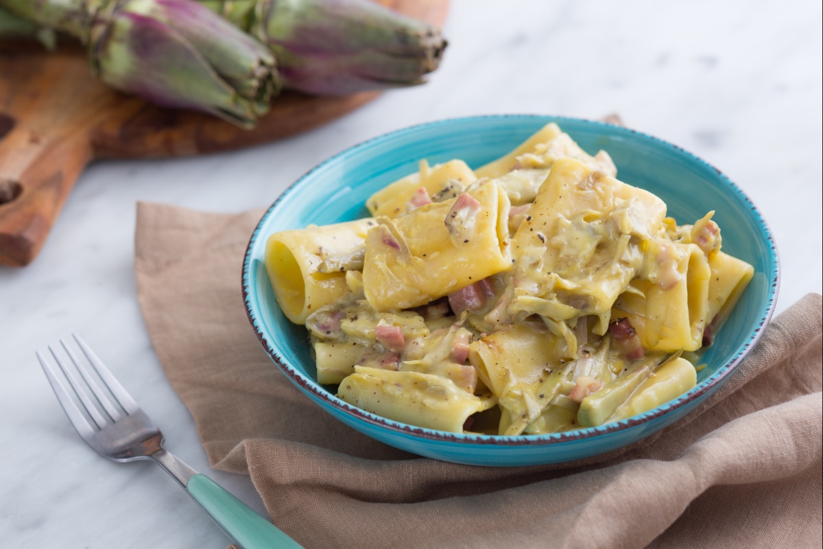 Paccheri aux artichauts à la carbonara