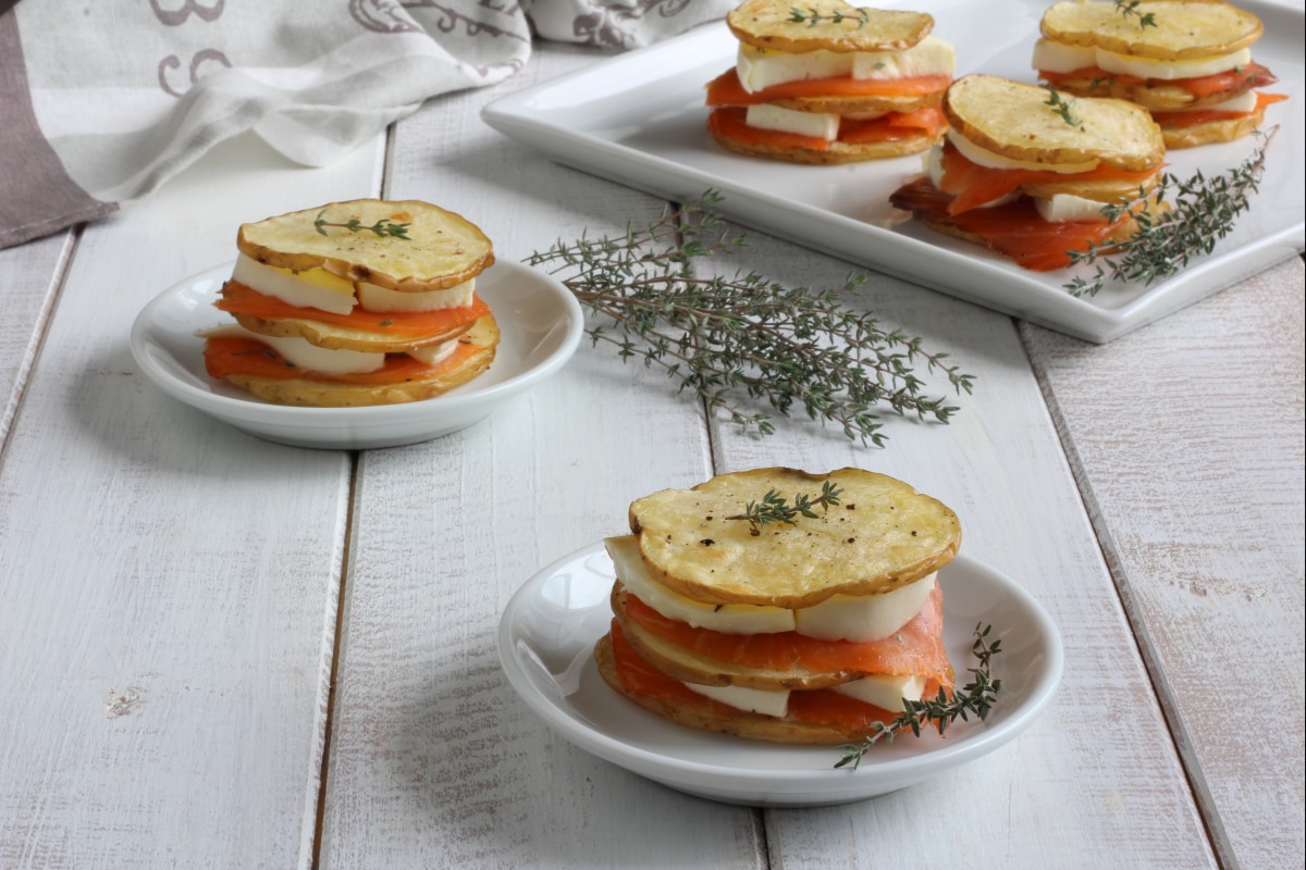 Tours de pommes de terre avec saumon et provola
