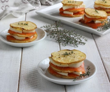 Tours de pommes de terre avec saumon et provola