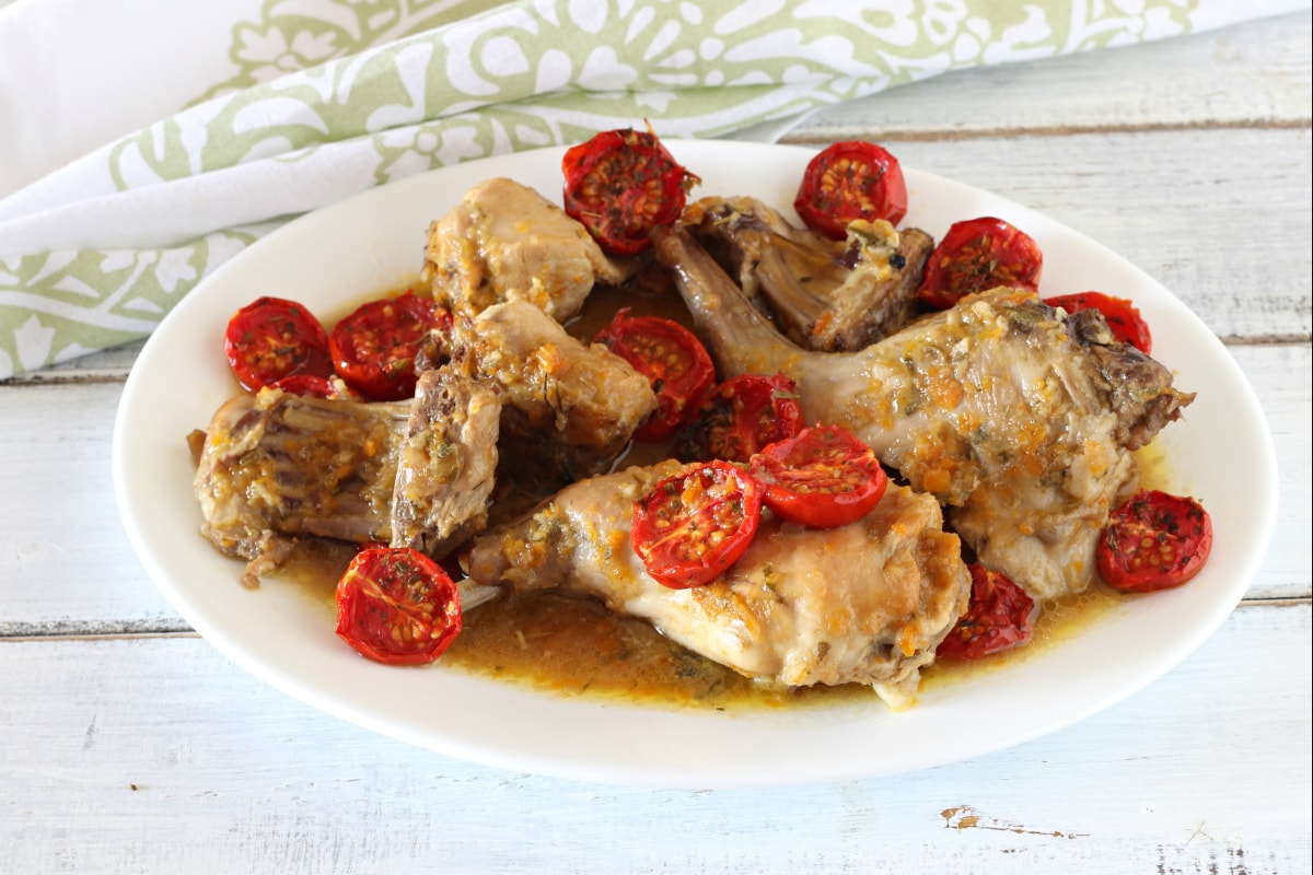 Lapin à la bière avec tomates cerises confites