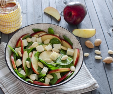 Salade de pommes et jeunes pousses d'épinards