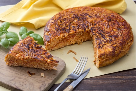 Omelette de spaghetti à la napolitaine
