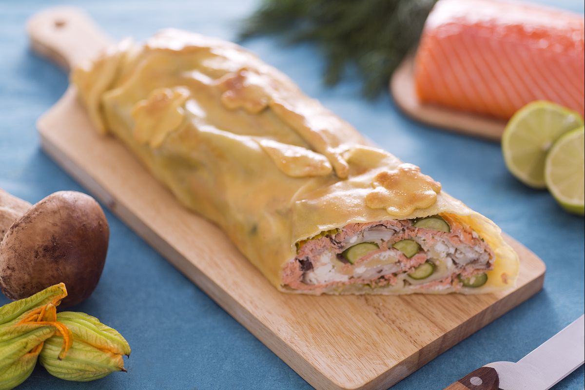 Strudel au saumon, cèpes et fleurs de courgette