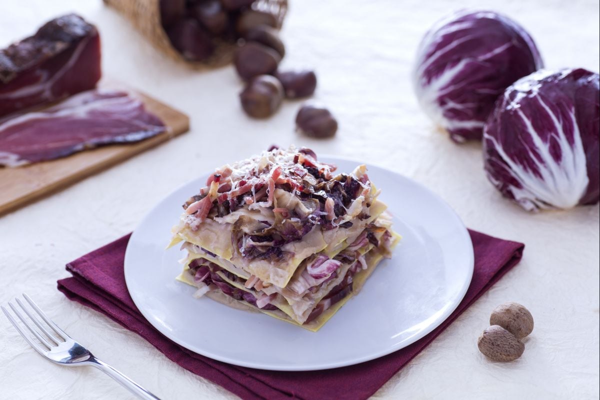 Lasagnes avec radicchio, crème de marrons et speck