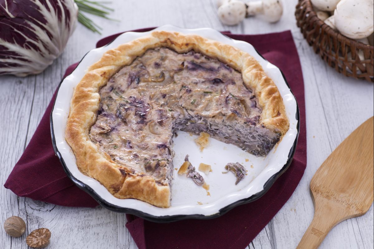 Tarte salée aux champignons et radicchio
