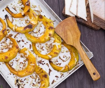 Courge gratinée avec des copeaux de ricotta fumée