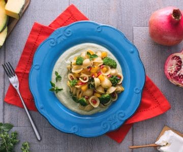 Orecchiette à la crème de brocolis, potiron et grenade