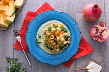 Orecchiette à la crème de brocolis, potiron et grenade
