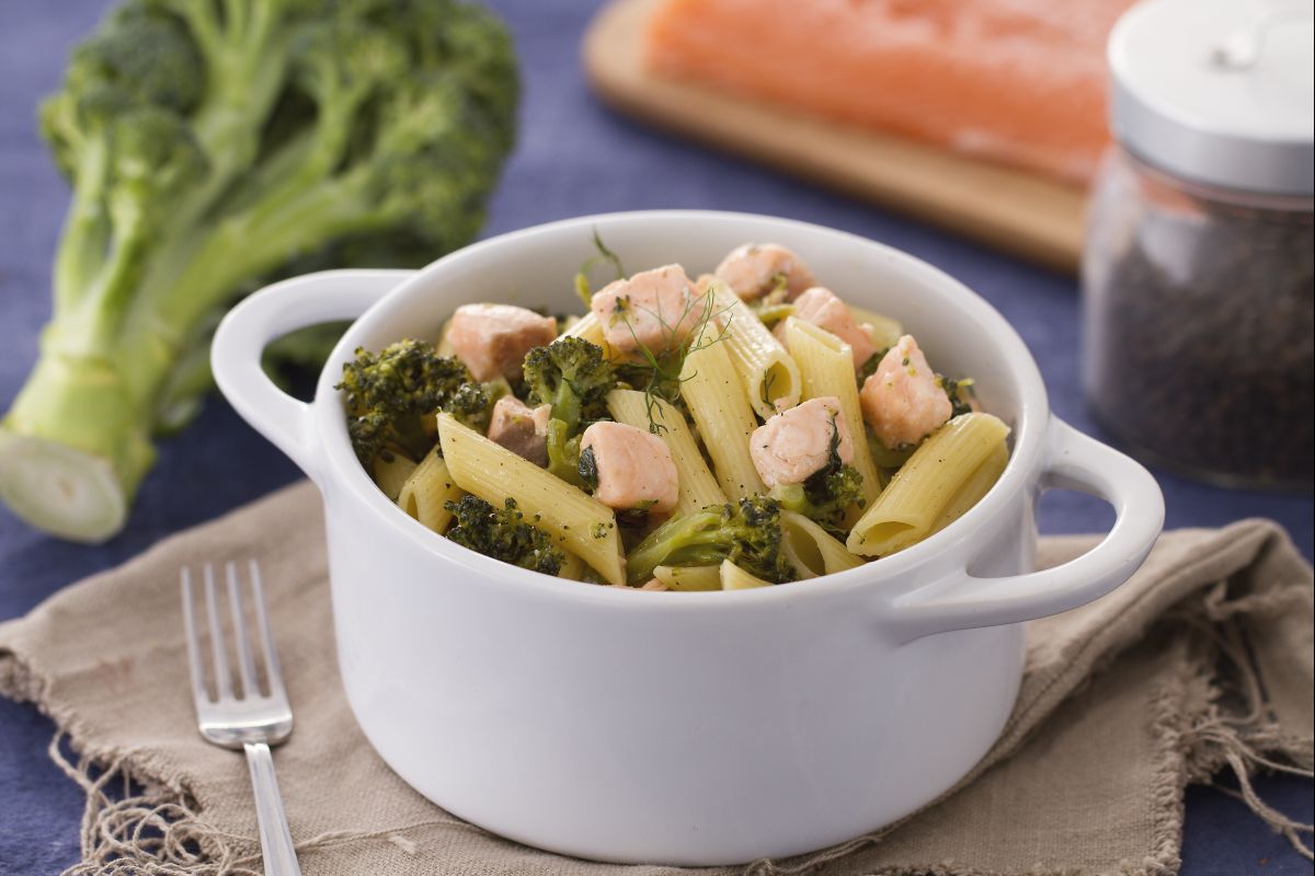Penne aux brocolis et saumon à l'aneth