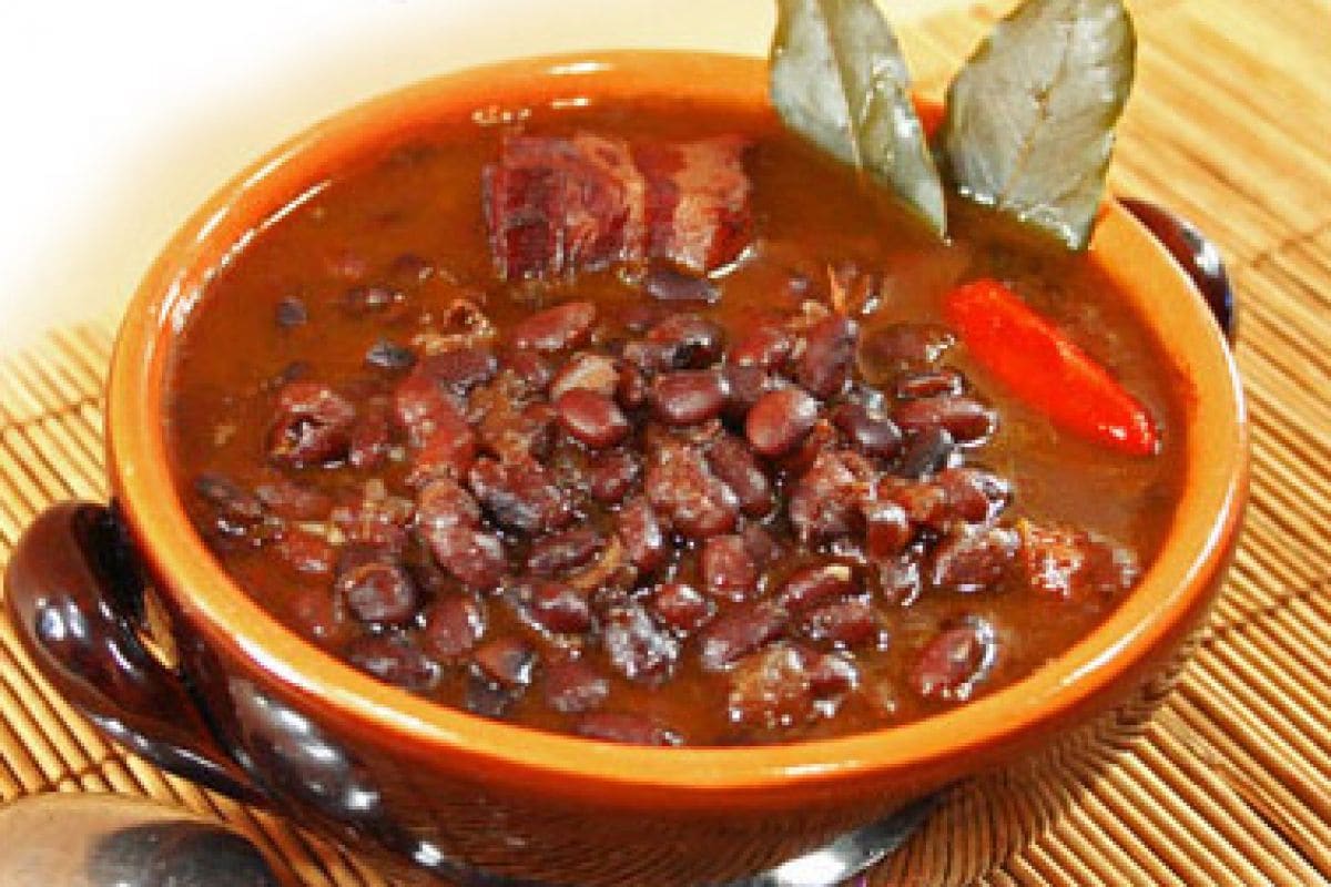 Soupe de haricots noirs mexicaine