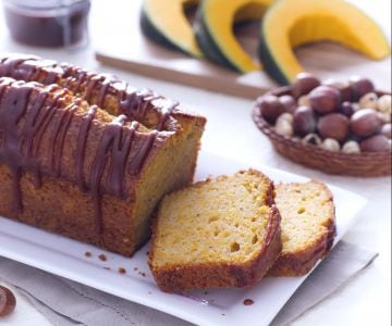 Cake à la courge, yaourt et caramel au beurre salé