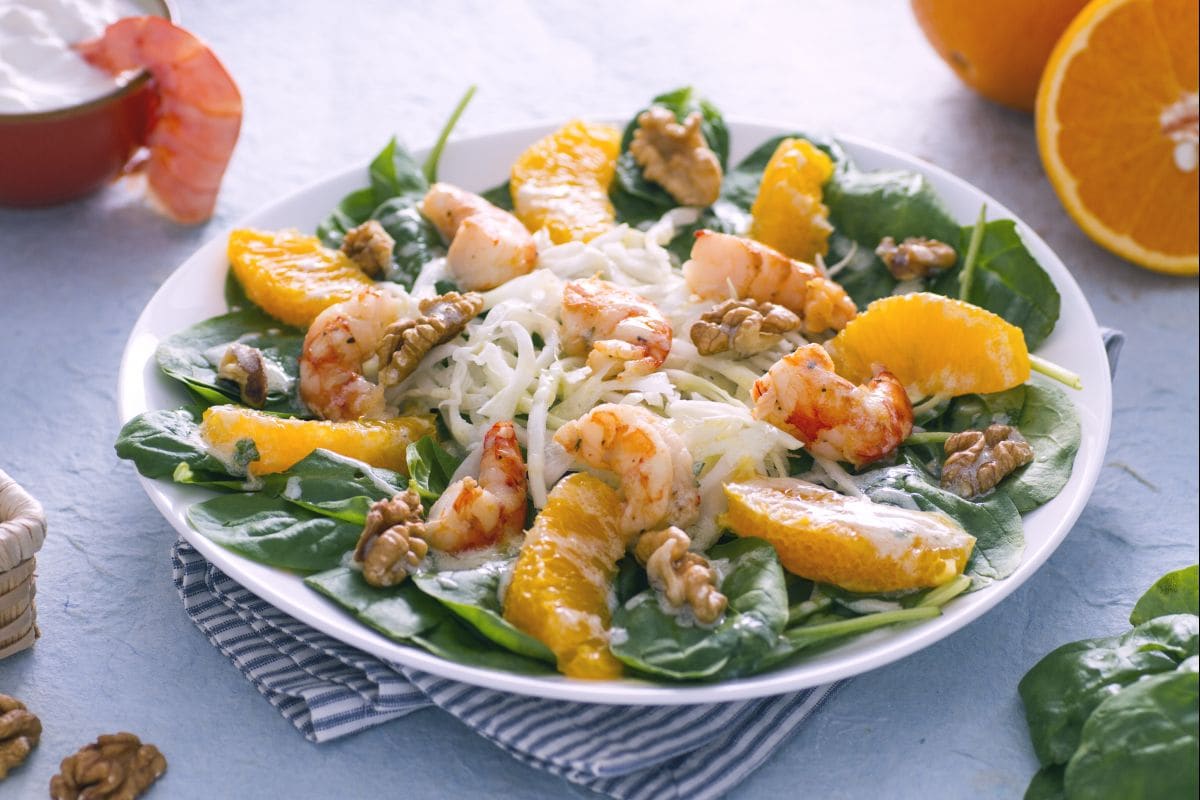 Salade de crevettes avec sauce au yaourt
