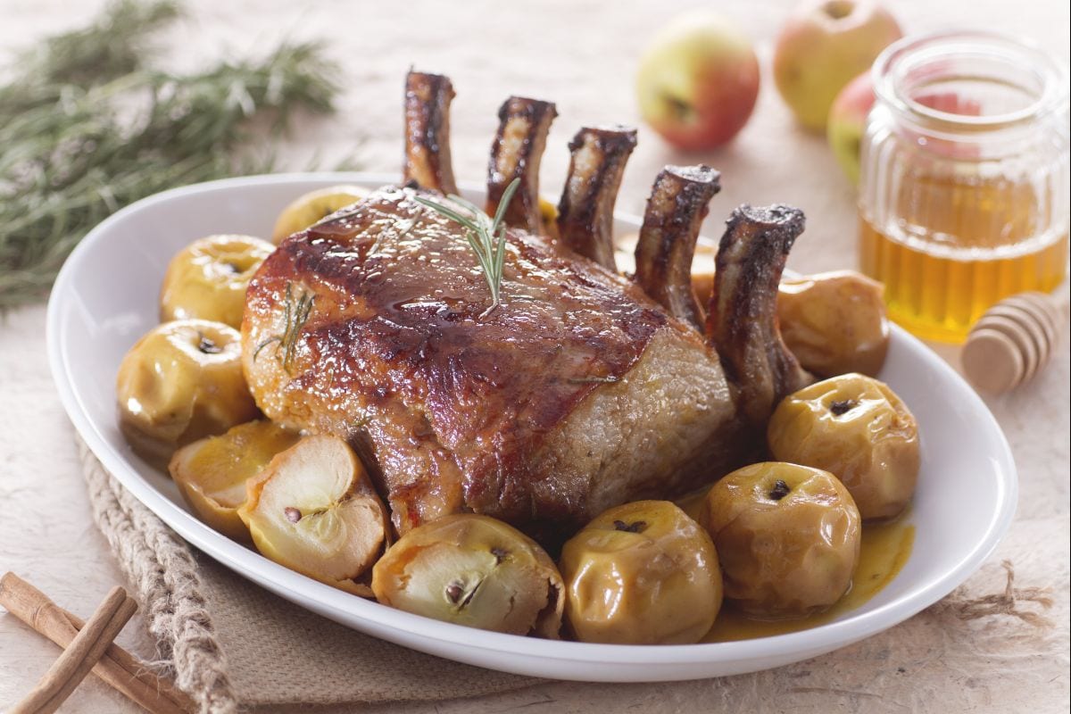 Carré de porc glacé aux pommes