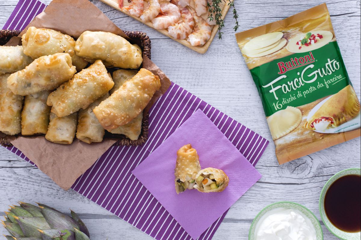 Rouleaux frits aux légumes et crevettes