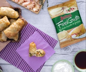 Rouleaux frits aux légumes et crevettes