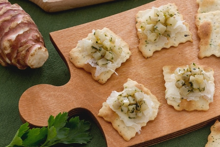 Feuilletés aux olives avec topinambours et raspadura