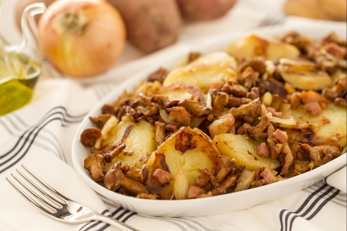 Poêlée (gröstl) aux girolles avec speck