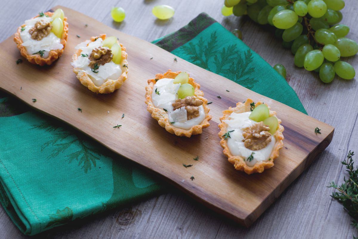 Barquettes à la crème de parmesan et raisin