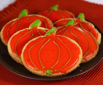 Biscuits glacés en forme de citrouille