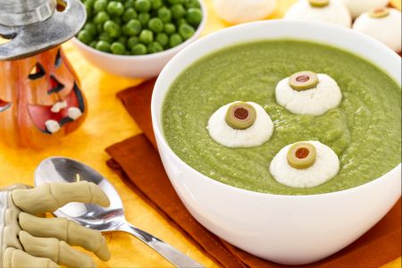Velouté d'Halloween avec des petits yeux