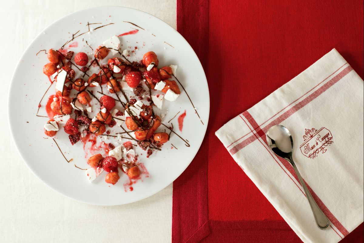 Struffoli aux fruits rouges