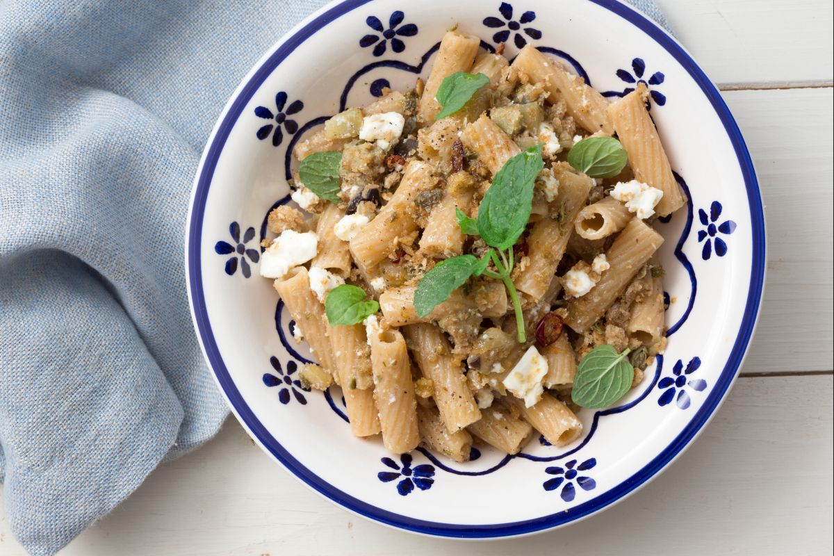 Pâtes froides aux aubergines et feta