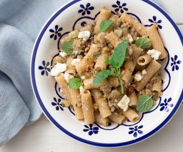 Pâtes froides aux aubergines et feta
