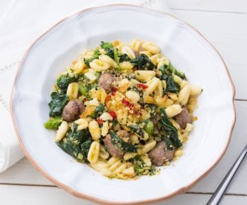 Cavatelli avec saucisse et pousses de navet